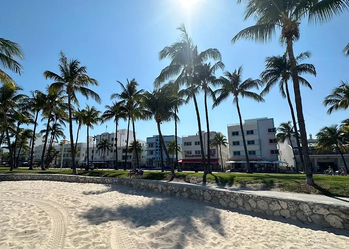 Ocean Drive Rooftop Suite With Ocean Views & Terrace